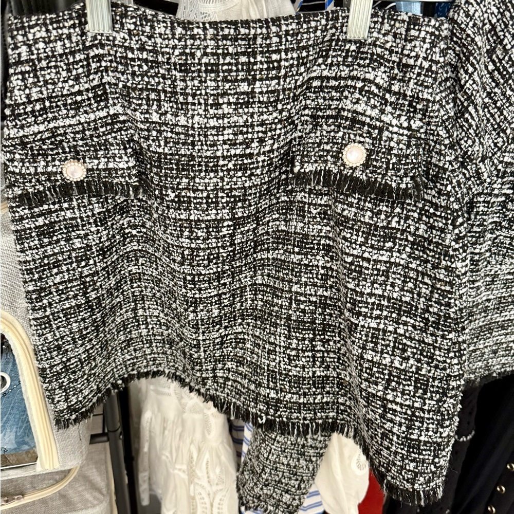 En Saison Tweed Mini Skirt S – Black White Pearl Buttons NWT Saks